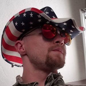 Meet your Posher, Zachary